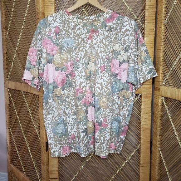 Vintage Tops - Vintage • hydrangea t-shirt